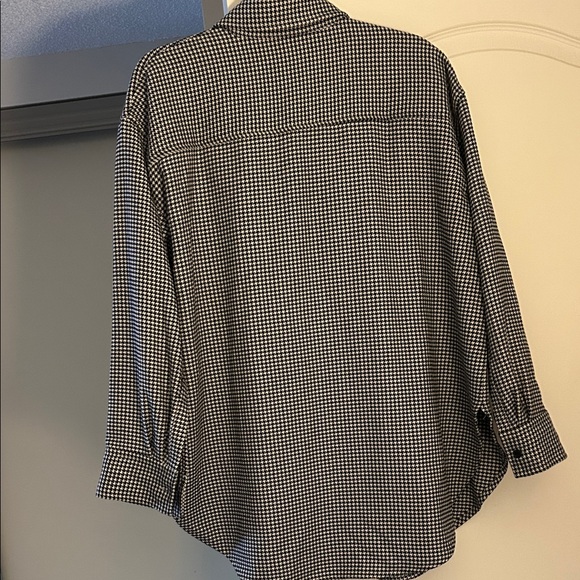 Black and White Button-Up Shirt - Picture 4 of 4